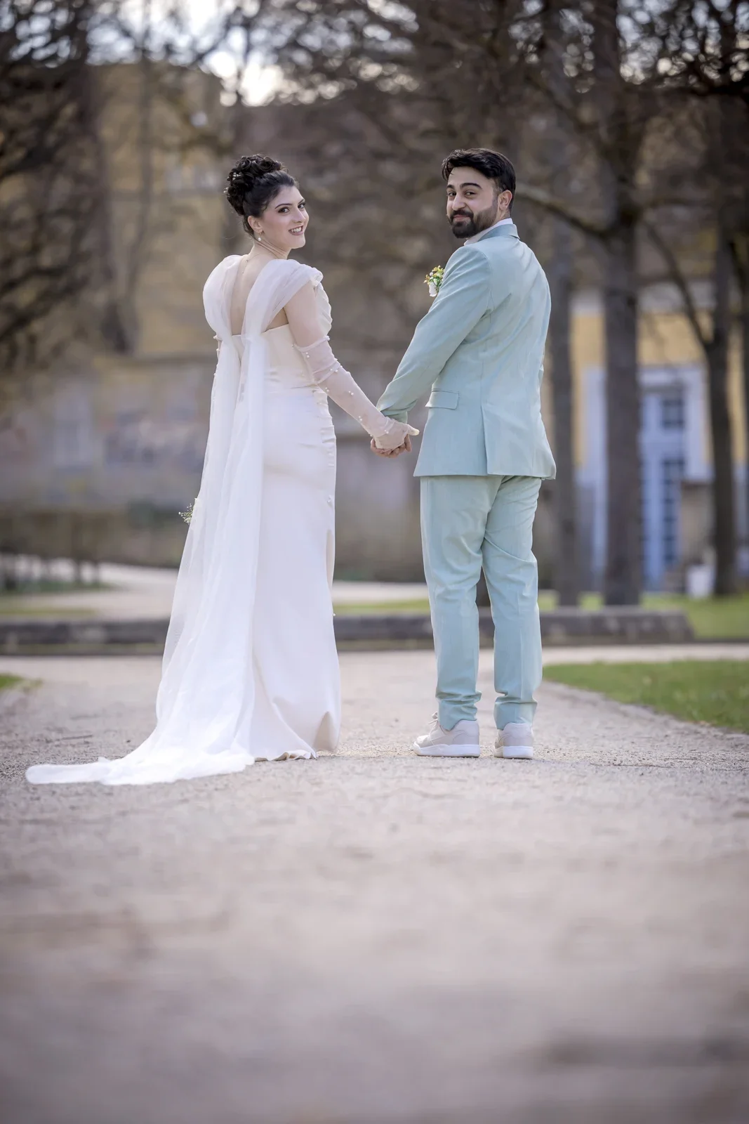 Hand in Hand im Ansbacher Hofgarten – Hochzeit von Celina und Mümün