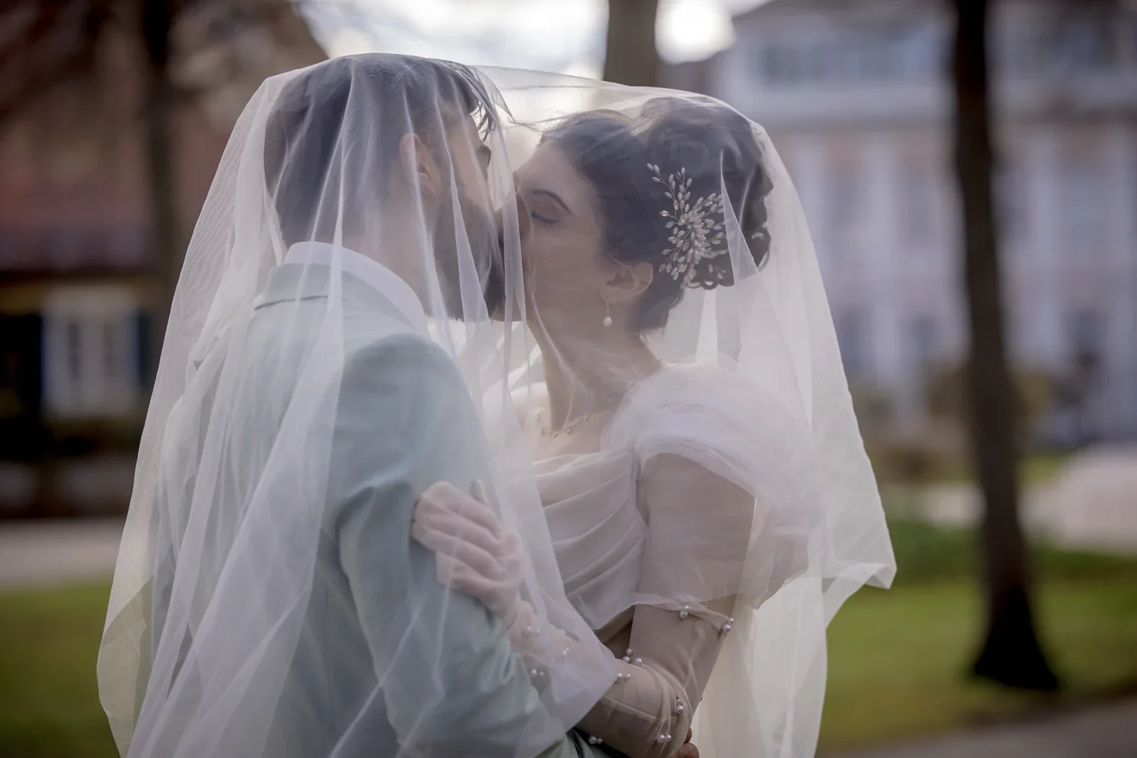 Ein Kuss unter dem Schleier – Hochzeit von Celina und Mümün