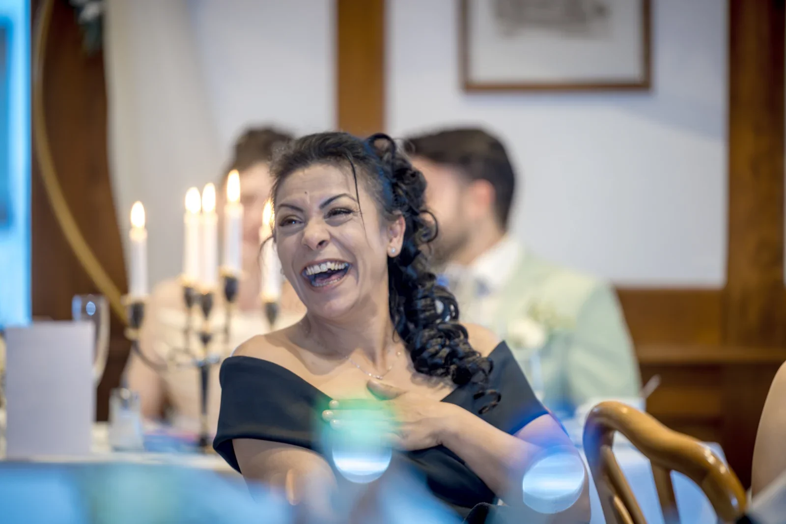 Lachen gehört zu dieser Feier dazu – Hochzeit von Celina und Mümün