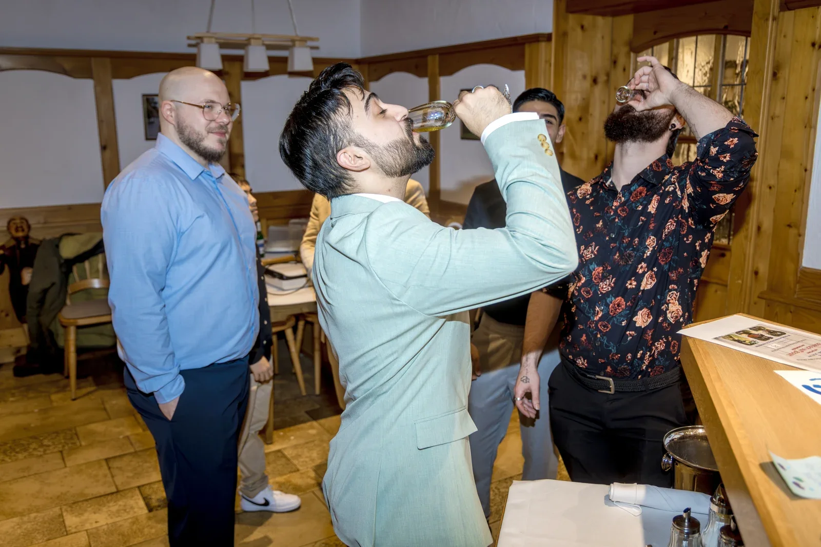 Gemeinsam den Hochzeitstag ausklingen lassen – Hochzeit von Celina und Mümün