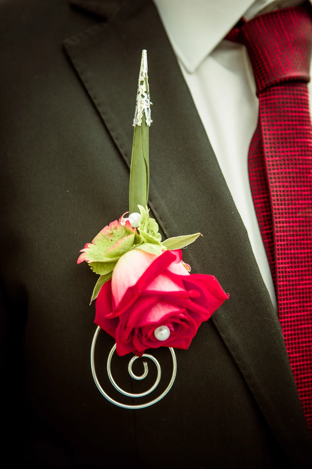 Blumenschmuck am Anzug – Hochzeitsreportage von Jan und Sabrina