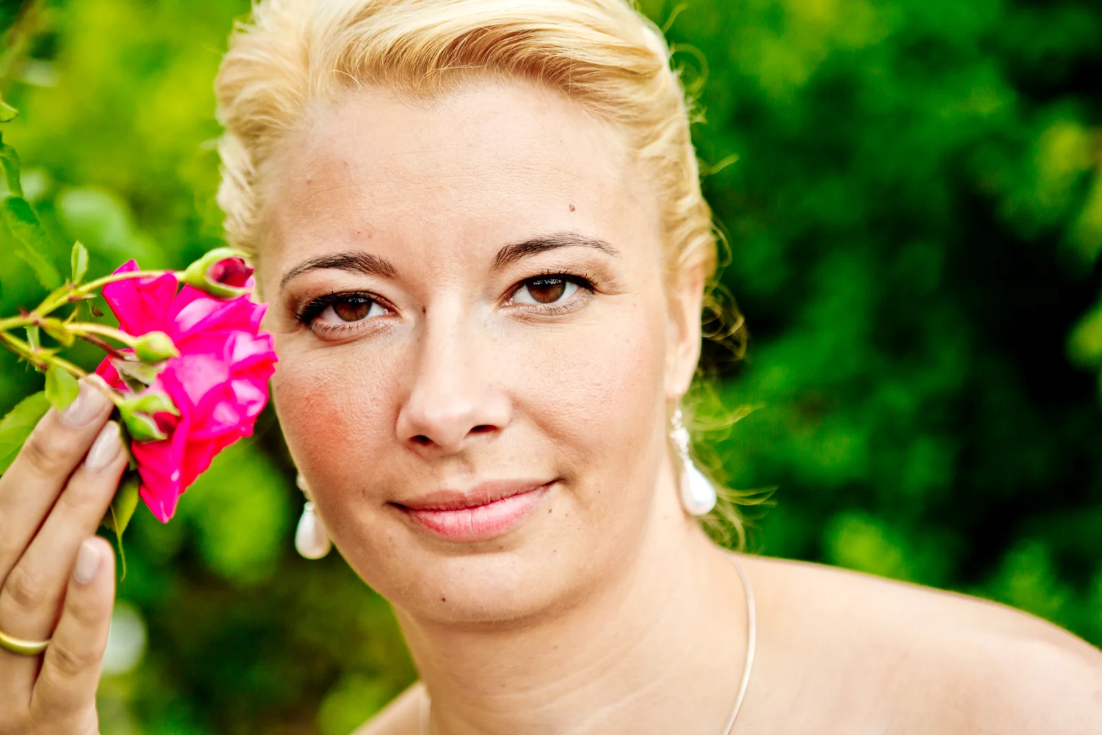 Romy zwischen den Rosen – Hochzeitsreportage von Romy und Tobi