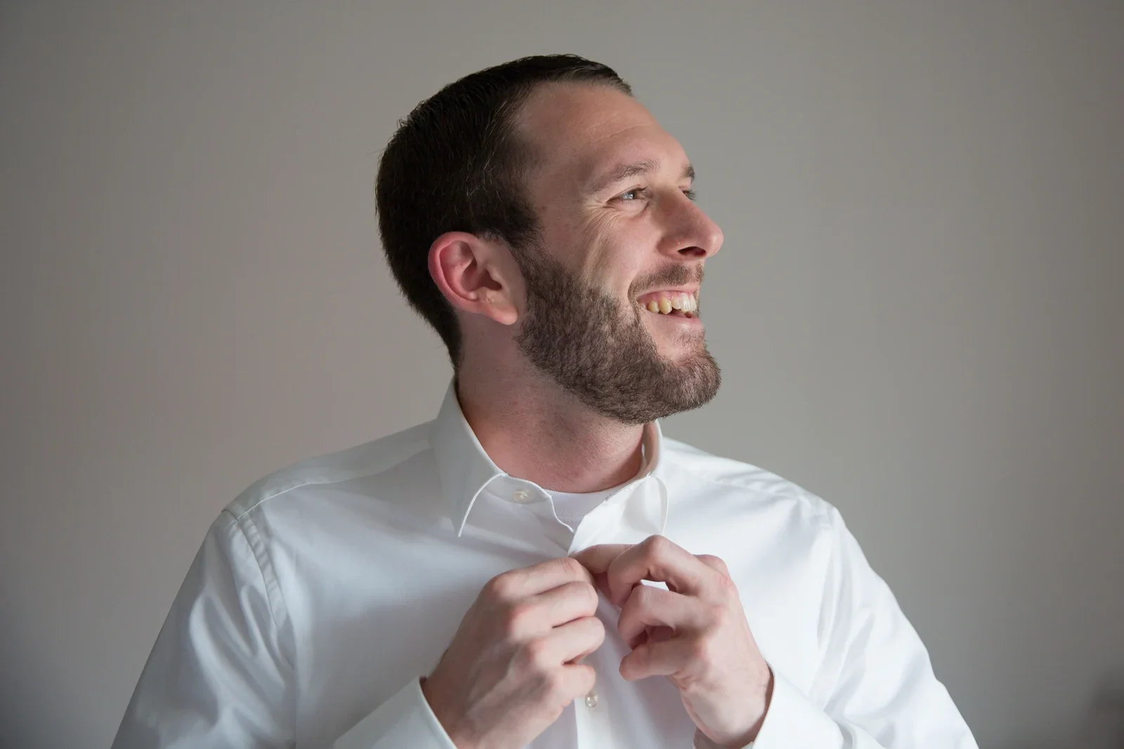 Harald bereitet sich auf den Hochzeitstag vor – Hochzeit von Gesa und Harald in Bad Schwalbach, Budenheim und Mainz