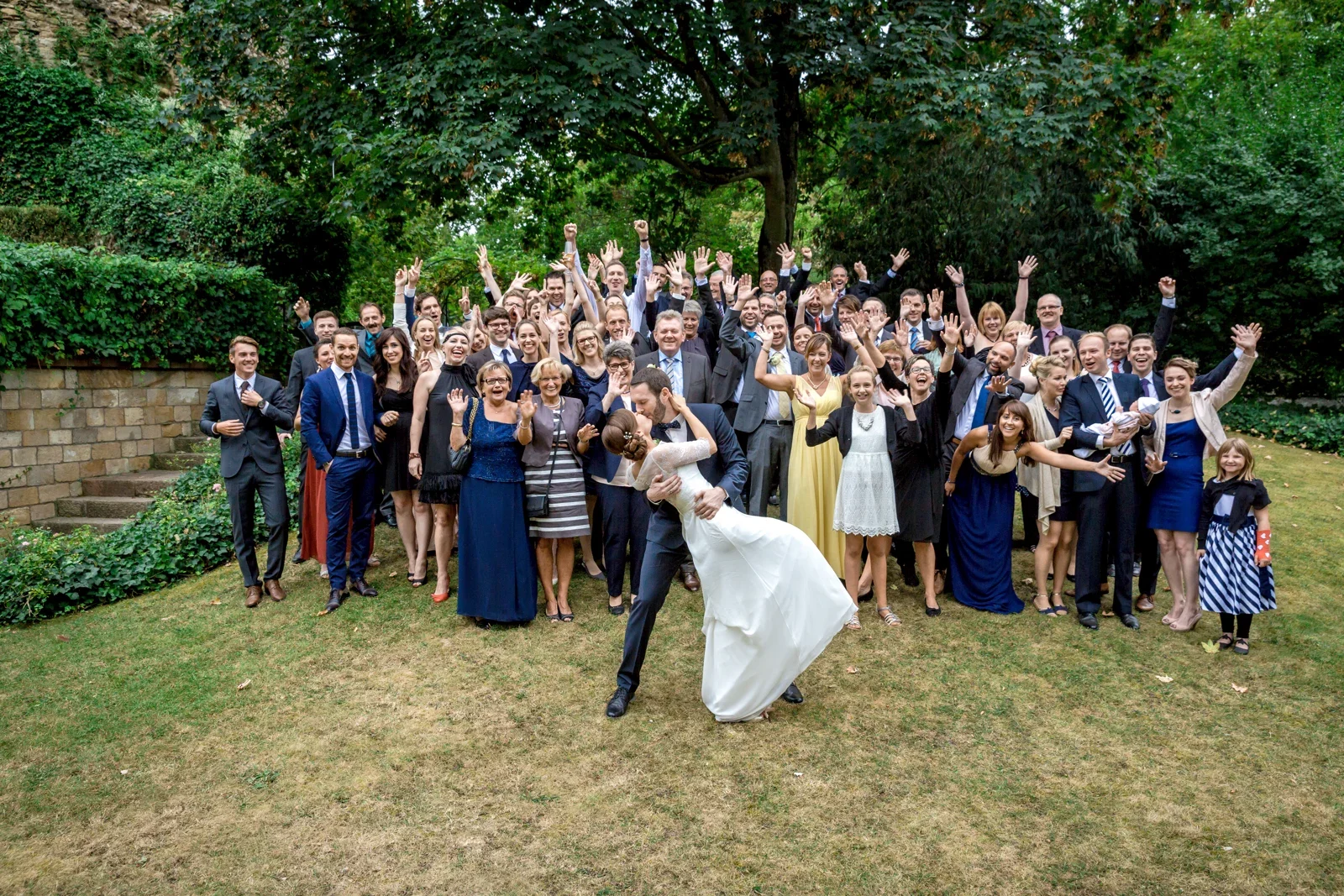 Alle zusammen für das Gruppenbild – Hochzeit von Gesa und Harald in Bad Schwalbach, Budenheim und Mainz