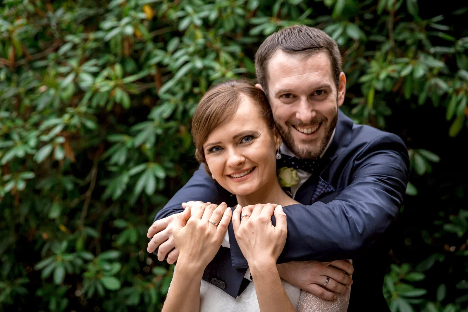 So zeigen die beiden ihre Eheringe – Hochzeit von Gesa und Harald in Bad Schwalbach, Budenheim und Mainz