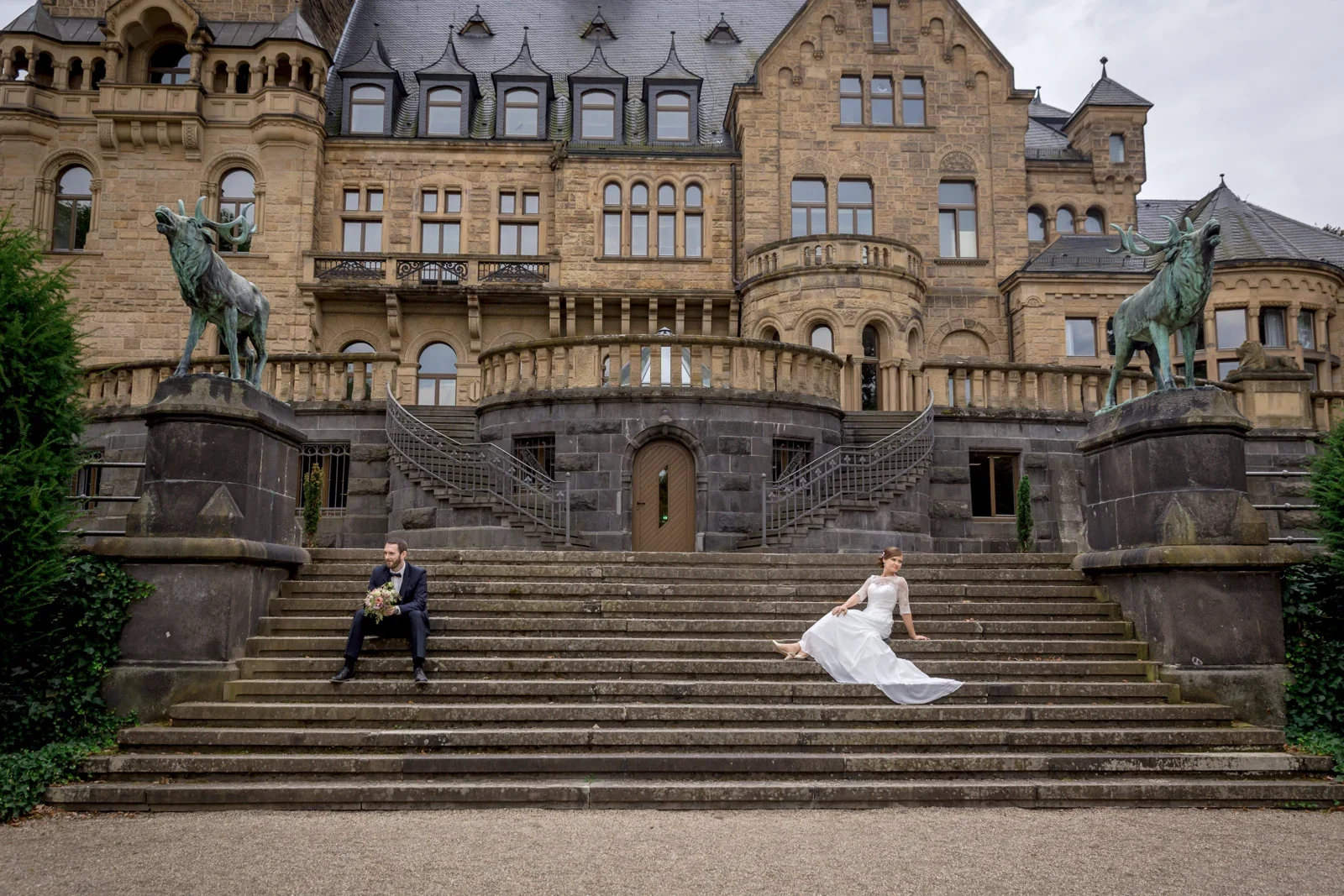 Schloss Waldthausen als Kulisse für die Paarbilder – Hochzeit von Gesa und Harald in Bad Schwalbach, Budenheim und Mainz