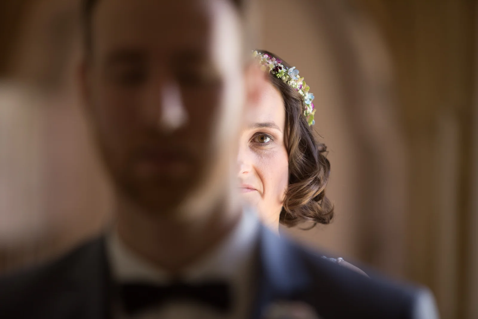 Ein Spiel mit Schärfe und Unschärfe – Hochzeit von Manuel und Thurid in Blaubeuren und Merklingen