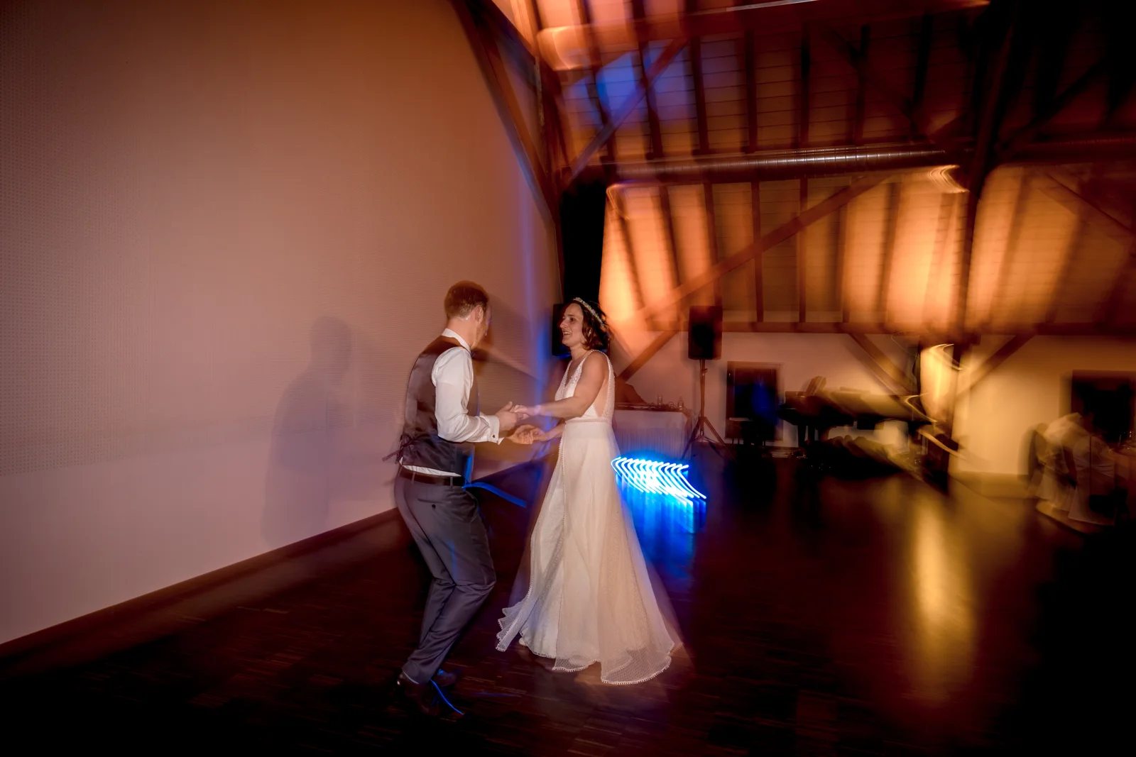 Ein Tanz zu zweit im Abendlicht – Hochzeit von Manuel und Thurid in Blaubeuren und Merklingen