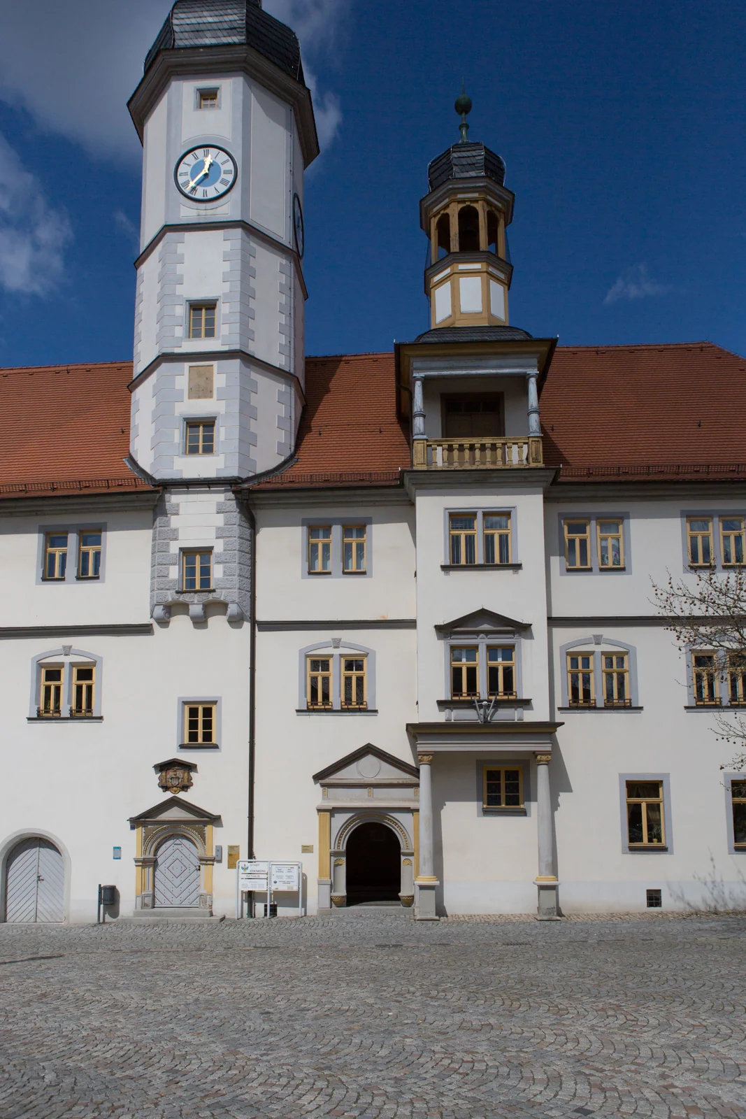 Das Rathaus in Eisenberg – Hochzeitsreportage von Magdalena und Stefan