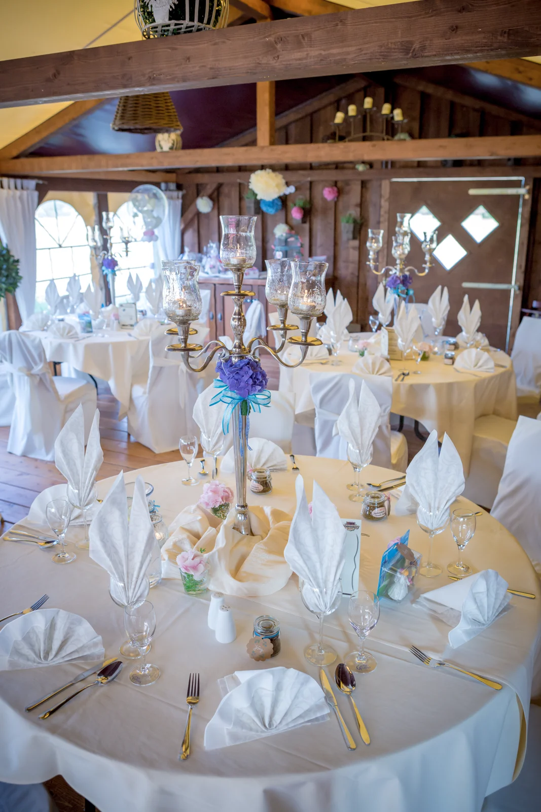 Alles ist für die Feier vorbereitet – Hochzeit von Nadja und Steve in Elbe-Parey
