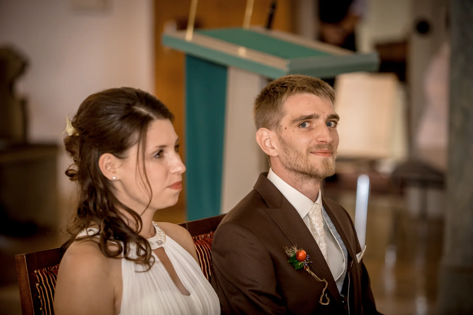 Daniel und Katharina während der Zeremonie – Hochzeit von Daniel und Katharina in Emskirchen – Schloss Brunn