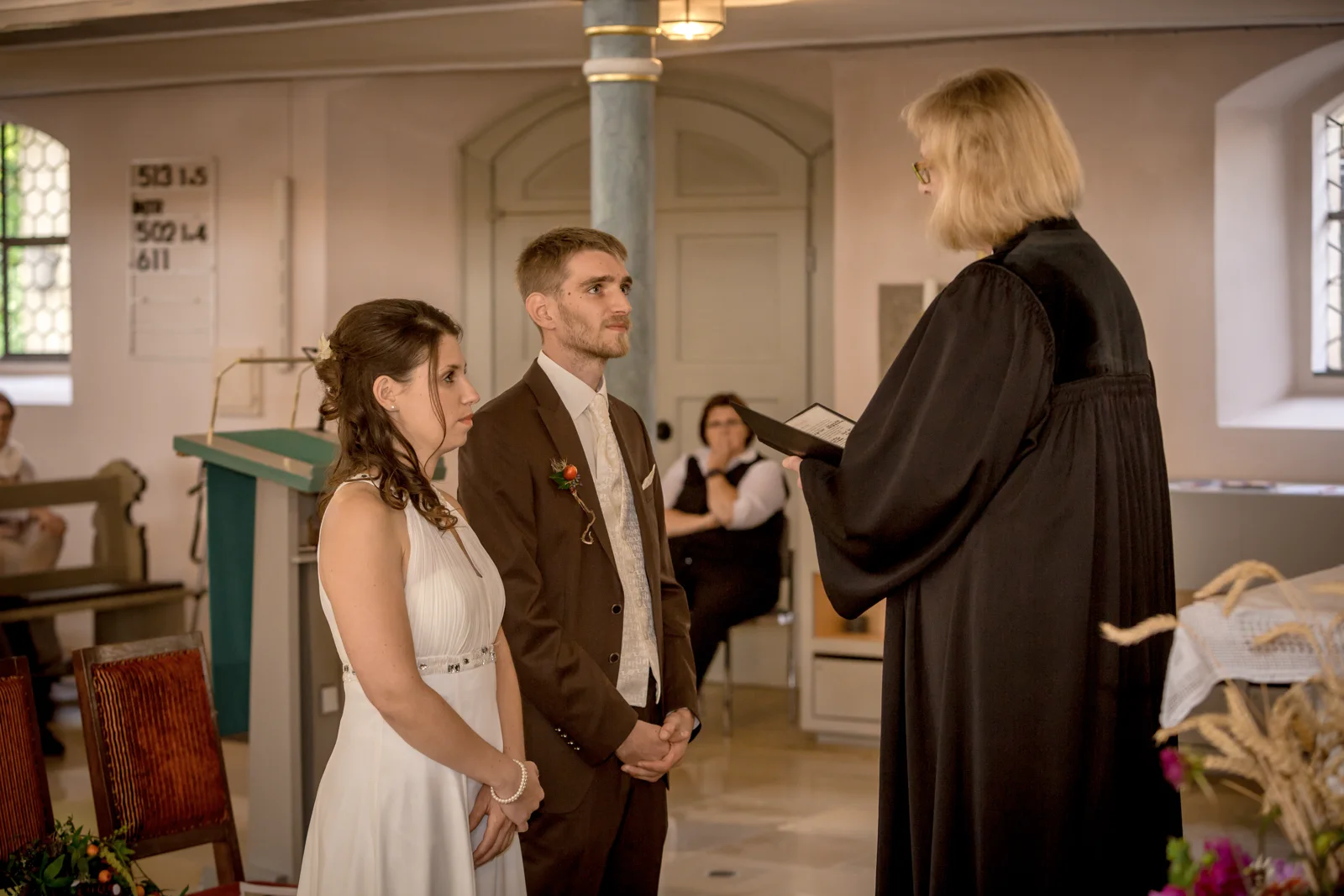 Daniel und Katharina beim Eheversprechen – Hochzeit von Daniel und Katharina in Emskirchen – Schloss Brunn