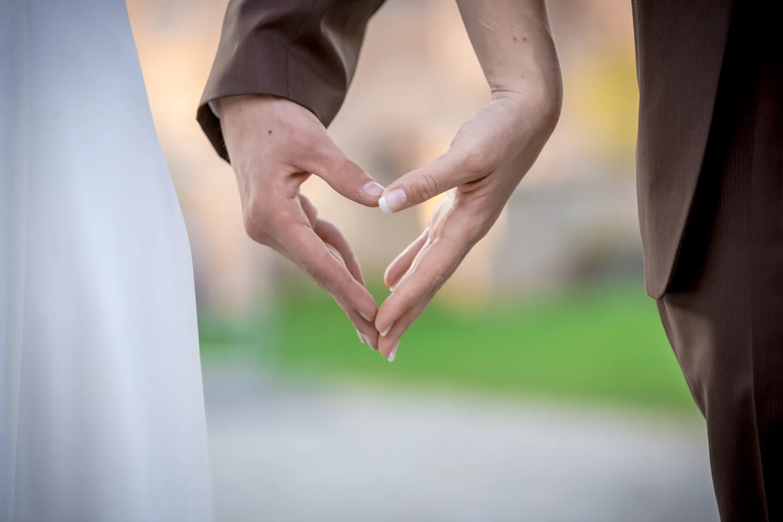Ein Herz aus ihren Händen – Hochzeit von Daniel und Katharina in Emskirchen – Schloss Brunn