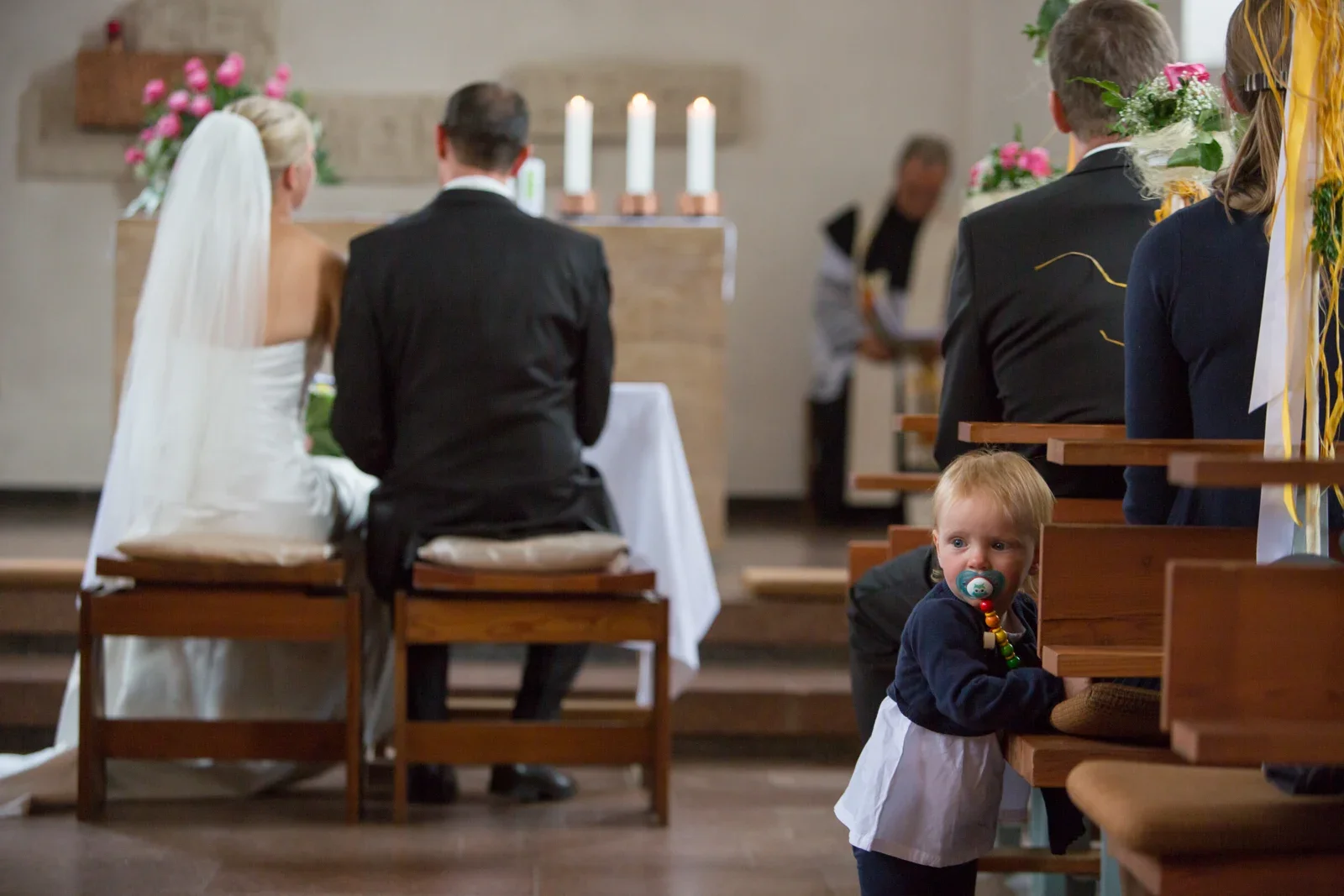 Johanna und Bryan vor dem Altar – Hochzeit von Johanna und Bryan