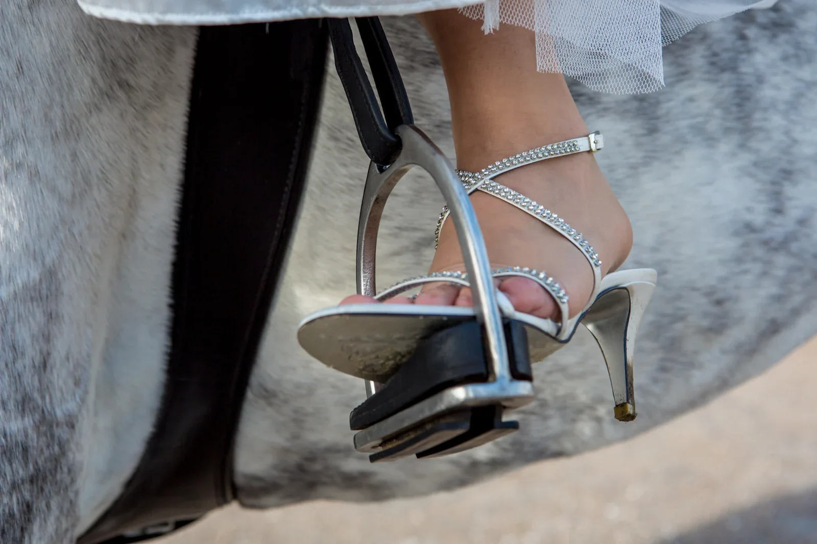 Brautschuh und Steigbügel – Hochzeit von Johanna und Bryan