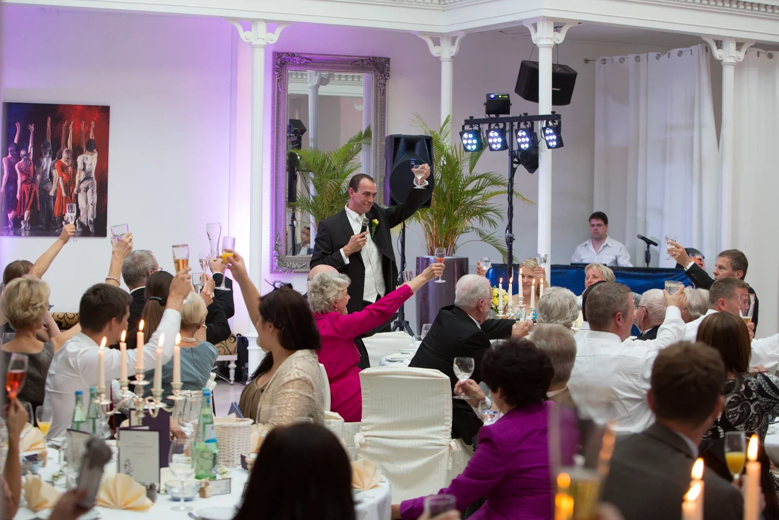 Ein Beitrag vor der Hochzeitsgesellschaft – Hochzeit von Johanna und Bryan