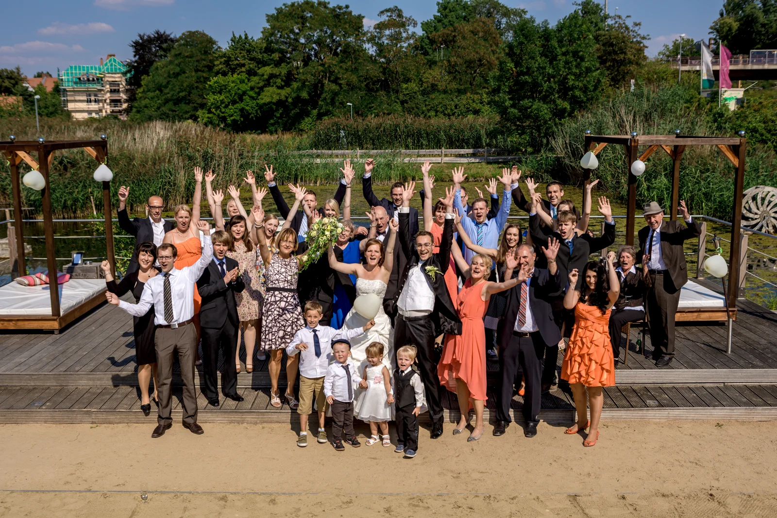 Alle zusammen im Kressepark – Hochzeit von Virginie und Benjamin in Erfurt