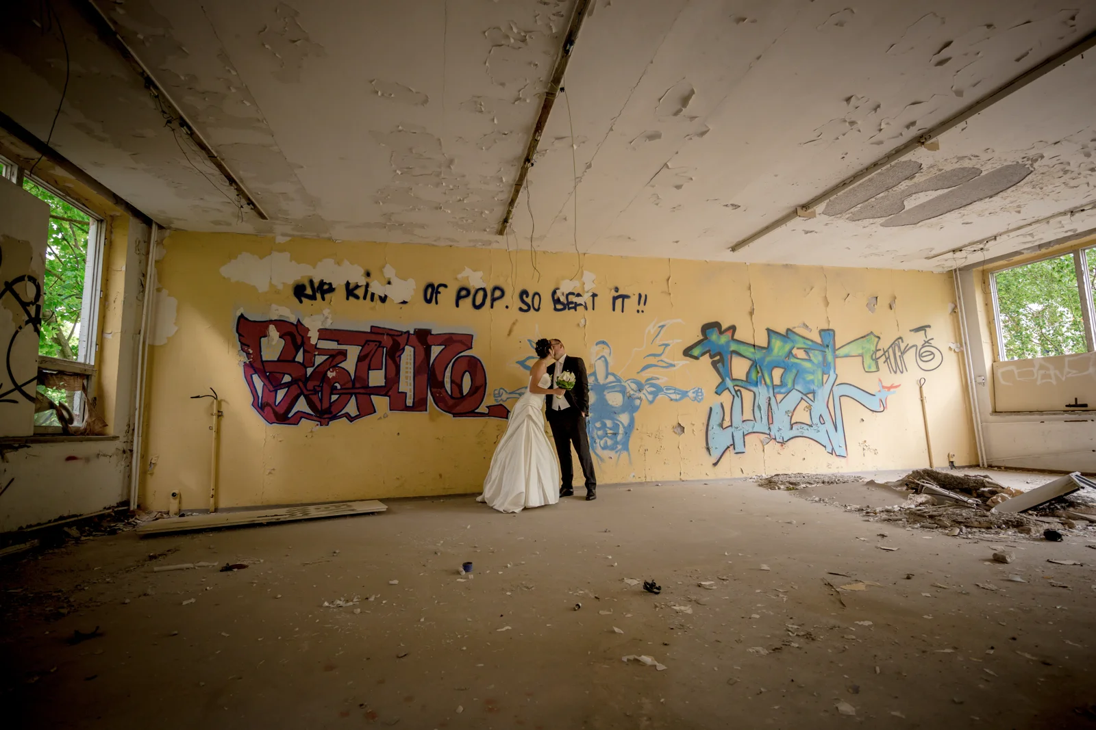 Hochzeitsfotos am Lost Place beim Wasserturm – Hochzeit von Lydia und Christian in Erfurt