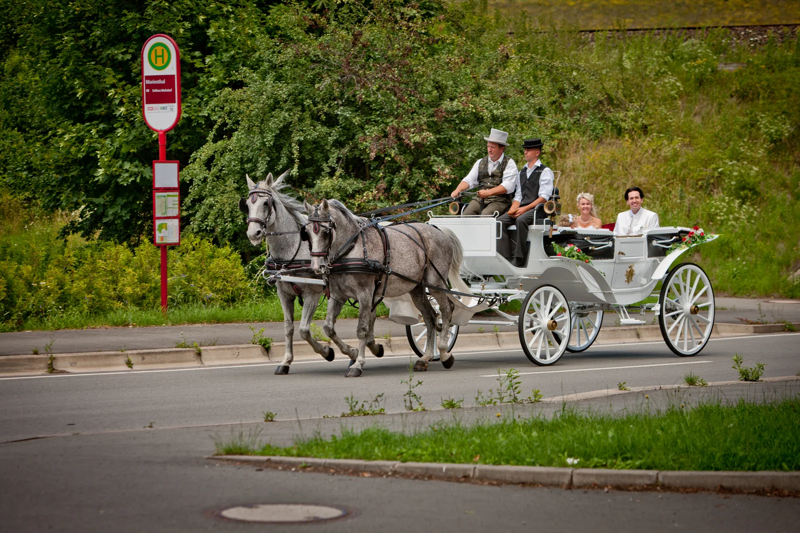 Mit der Kutsche auf dem Weg nach Molsdorf – Hochzeitsreportage von Sandra und Lars