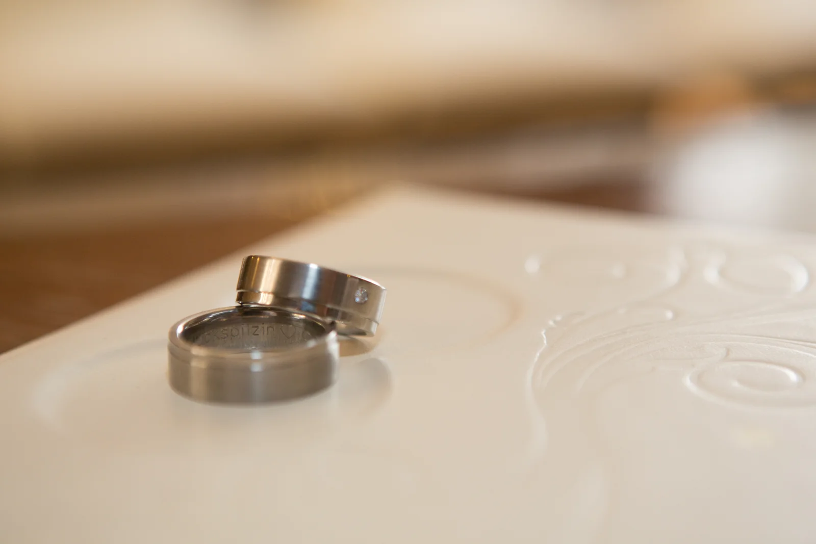 Die Eheringe liegen bereit – Hochzeit von Nicole und Frank in Erfurt