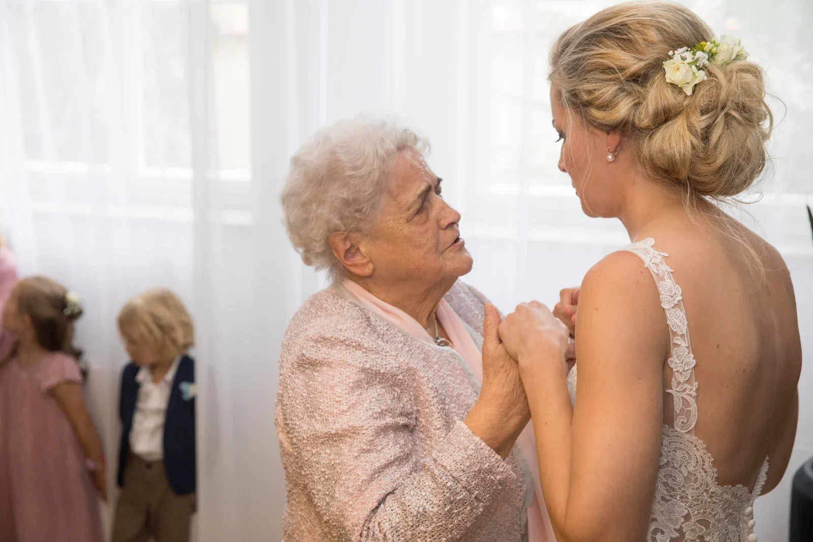 Ein persönlicher Moment nach der Trauung – Hochzeit von Anja und Toni in Erfurt
