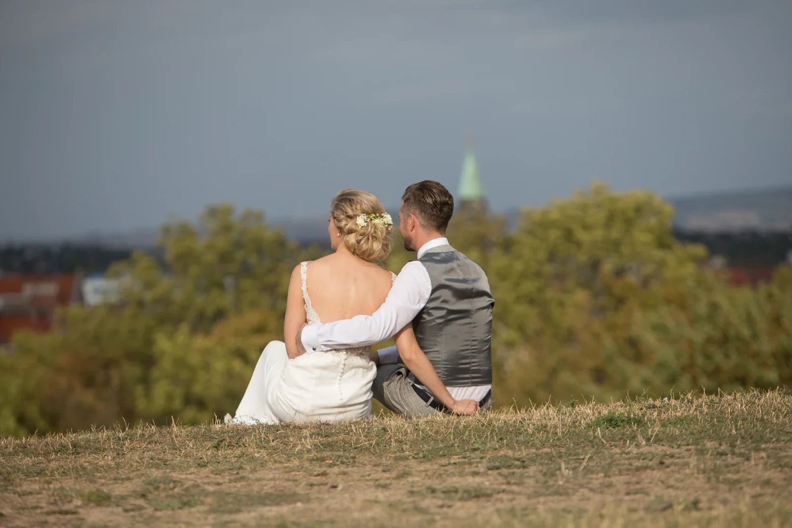 Eine kleine Pause auf dem Petersberg – Hochzeit von Anja und Toni in Erfurt