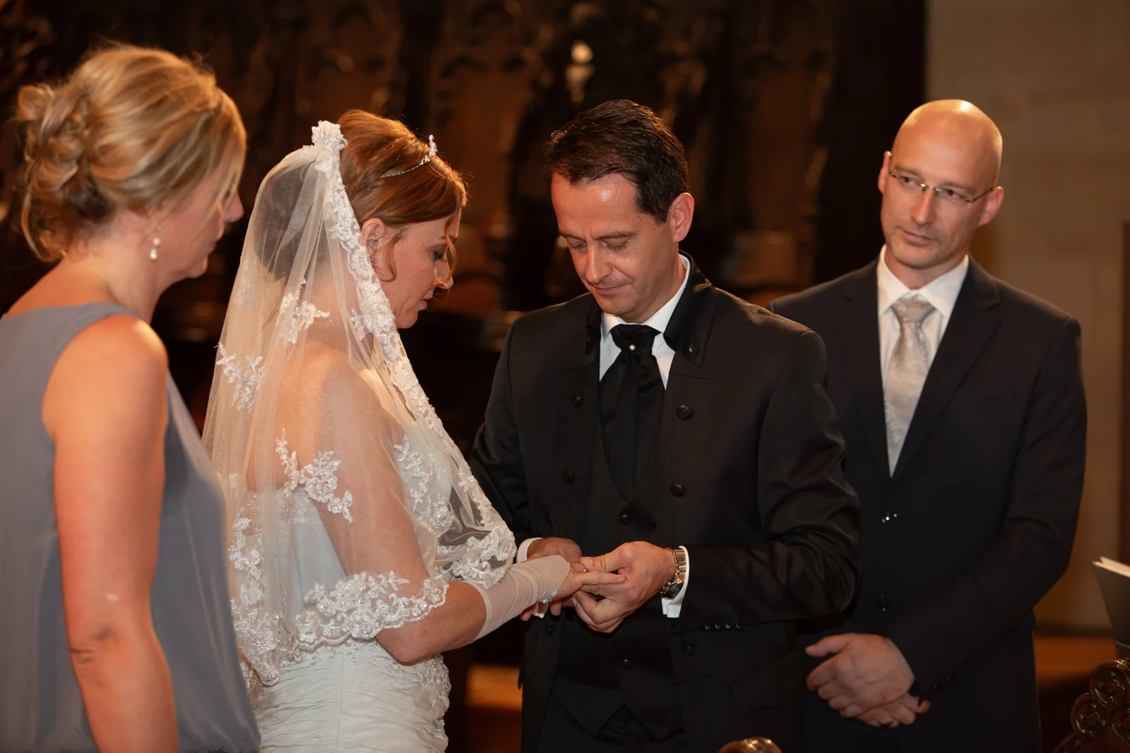 Der Ringtausch im Erfurter Dom – Hochzeitsreportage von Dana und Frank