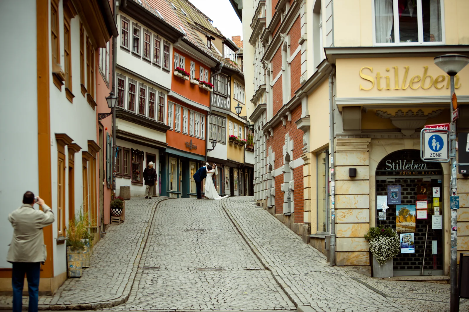 Unterwegs durch die Erfurter Altstadt – Hochzeitsreportage von Christin und Alexander