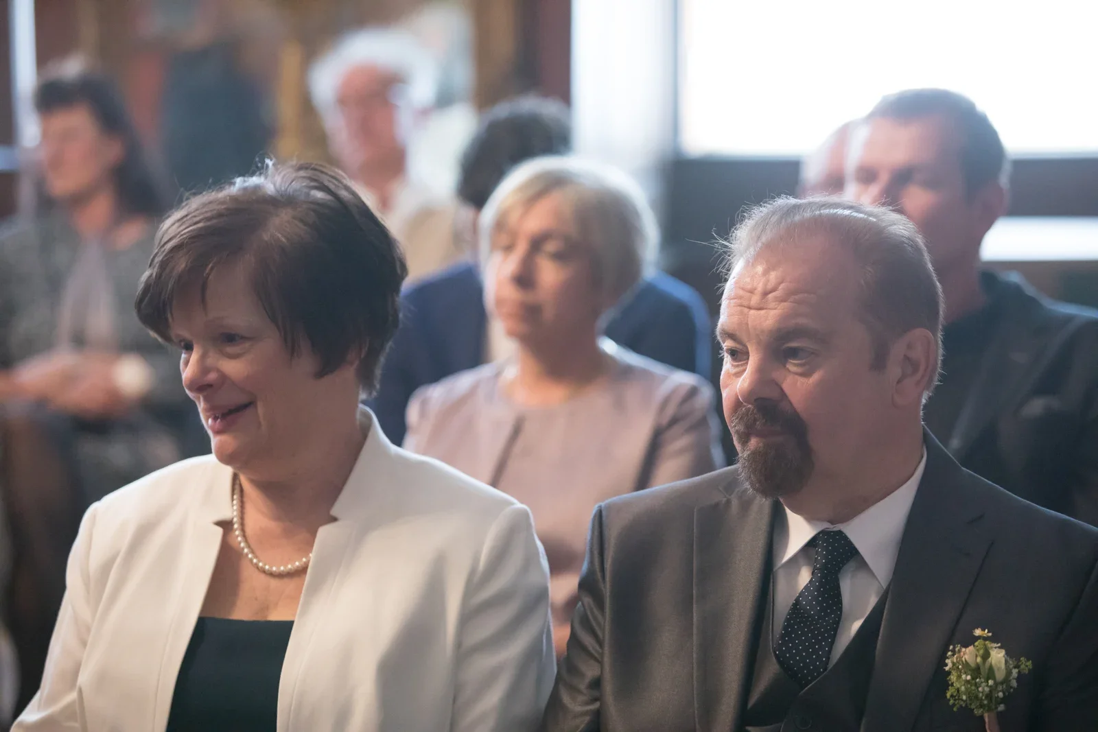 Die Gäste begleiten die Zeremonie – Hochzeit von Steffi und Alex in Gotha