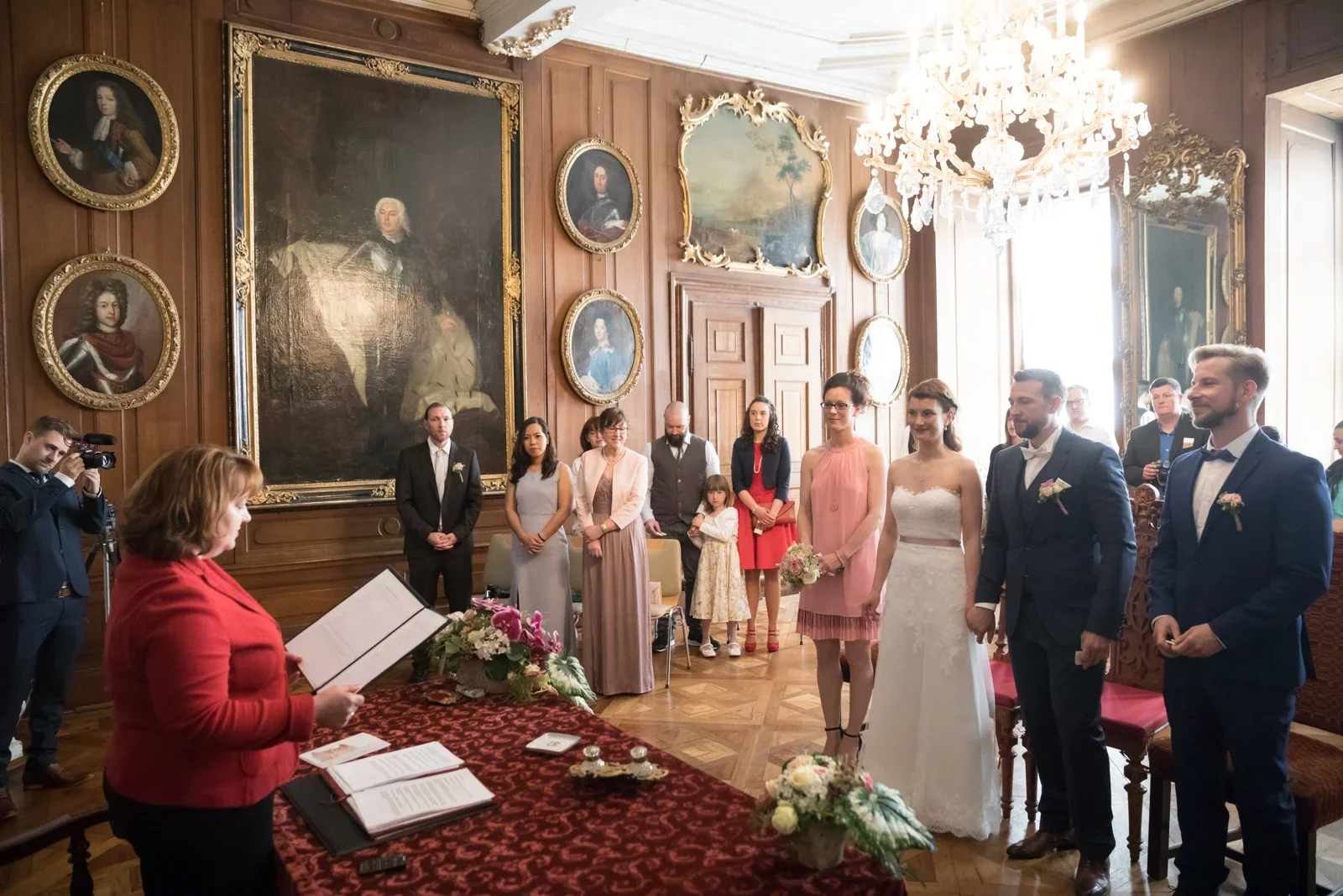 Steffi und Alex vor der Standesbeamtin – Hochzeit von Steffi und Alex in Gotha