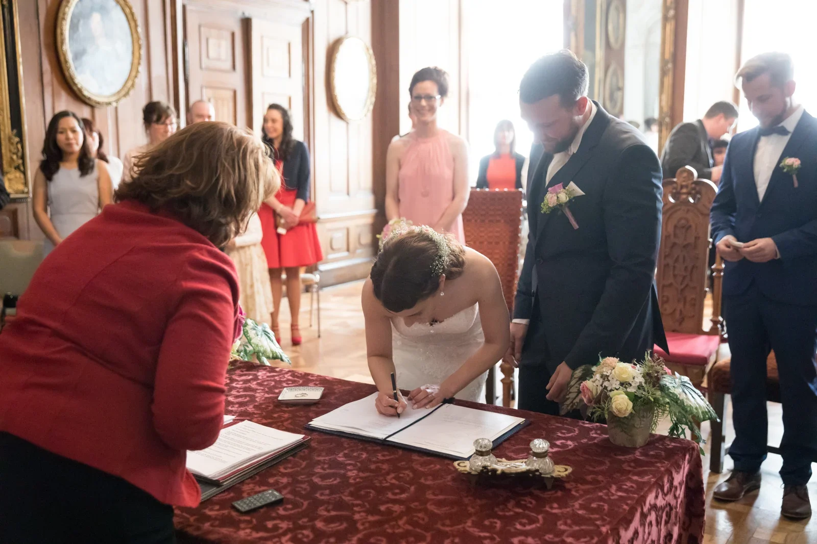 Steffi unterschreibt – Hochzeit von Steffi und Alex in Gotha