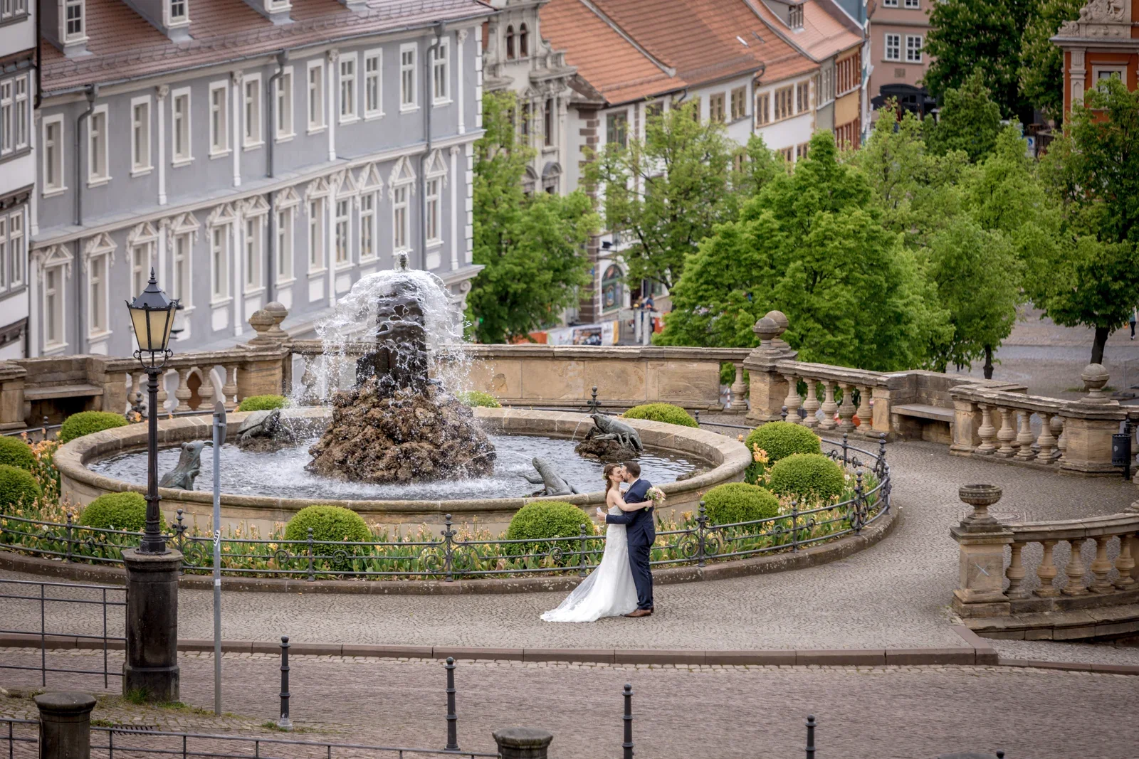 Steffi und Alex vor der Kulisse von Gotha – Hochzeit von Steffi und Alex in Gotha