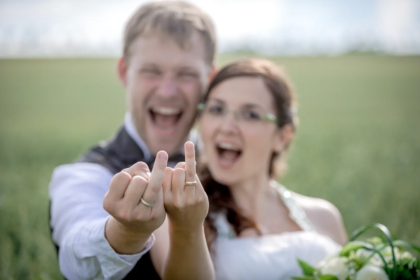 ach da trägt man die Ringe ;-) – Hochzeit von Robert und Christina in Großpaschleben