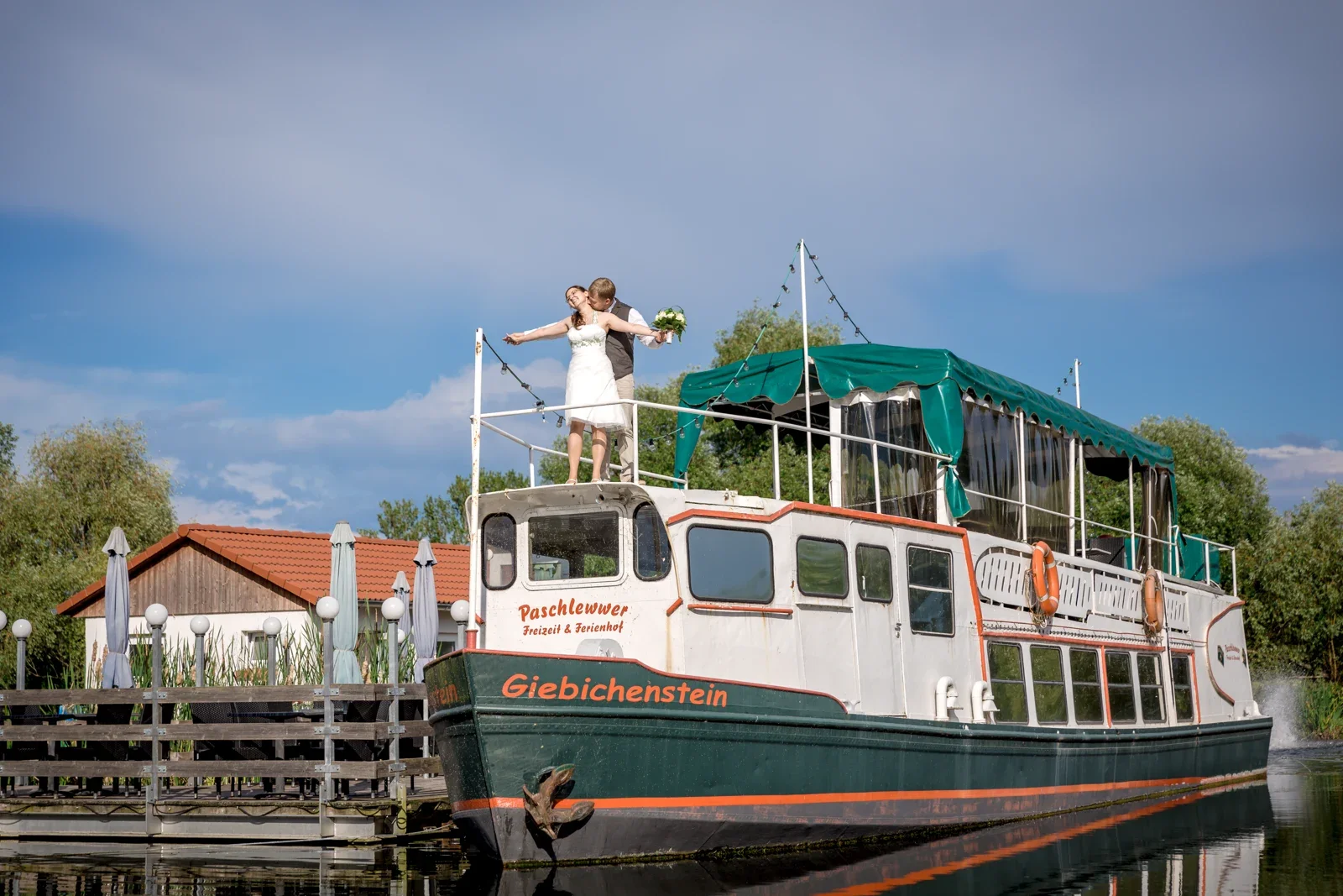 Robert und Christina an Bord – Hochzeit von Robert und Christina in Großpaschleben