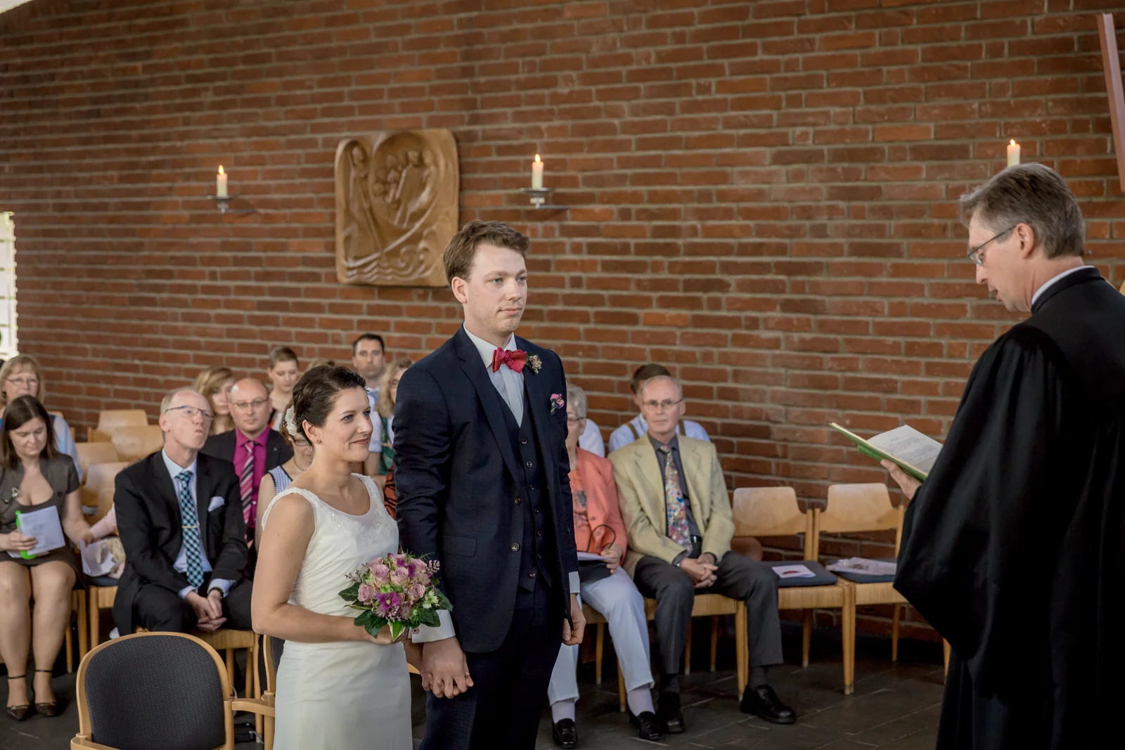 Gemeinsam vor dem Altar – Hochzeit von Jan und Bettina in Hamburg und Kummerfeld