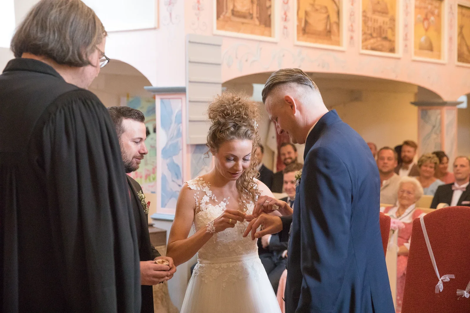 Der Ringwechsel von Susi und Martin – Hochzeit von Susi und Martin in Hoheneiche und der Villa Bergfried