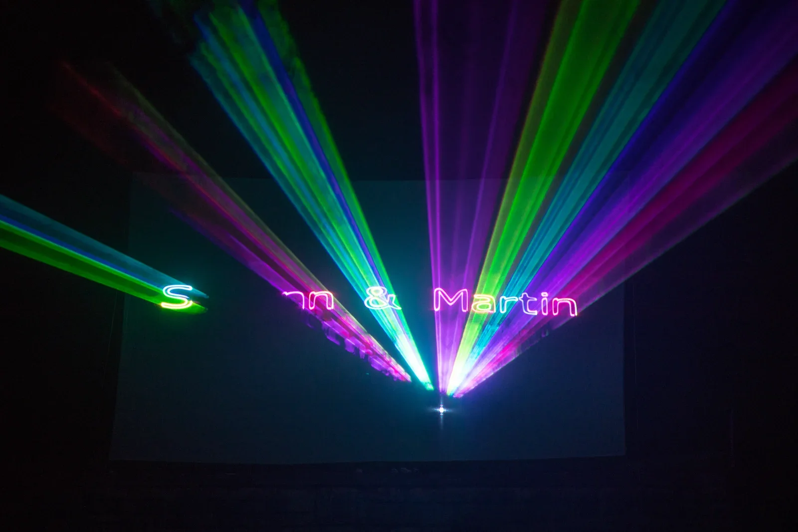 Eine Lasershow für Susi und Martin – Hochzeit von Susi und Martin in Hoheneiche und der Villa Bergfried
