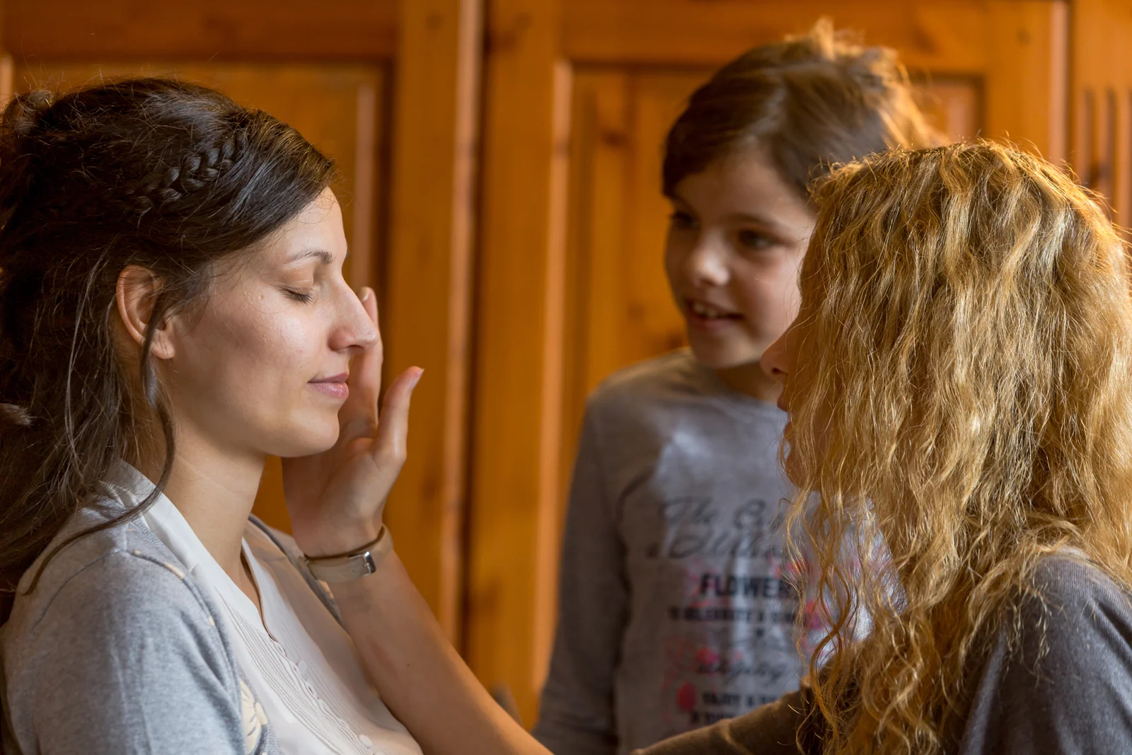 Ireen beim Braut-Make-up – Hochzeitsreportage von Ireen und Stephen