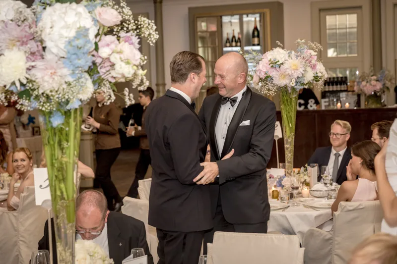 Hochzeit in Hamburg – von der Reeperbahn zum Süllberg – Aufnahme 46 von Delf Zeh
