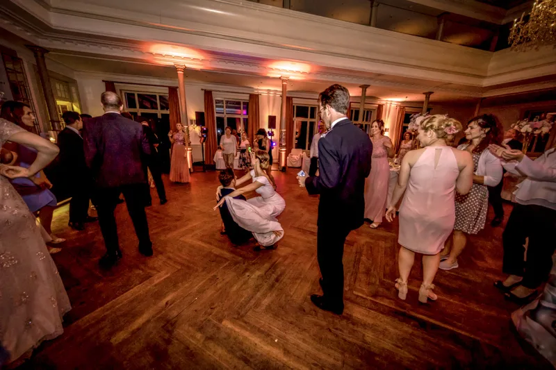 Hochzeit in Hamburg – von der Reeperbahn zum Süllberg – Aufnahme 59 von Delf Zeh