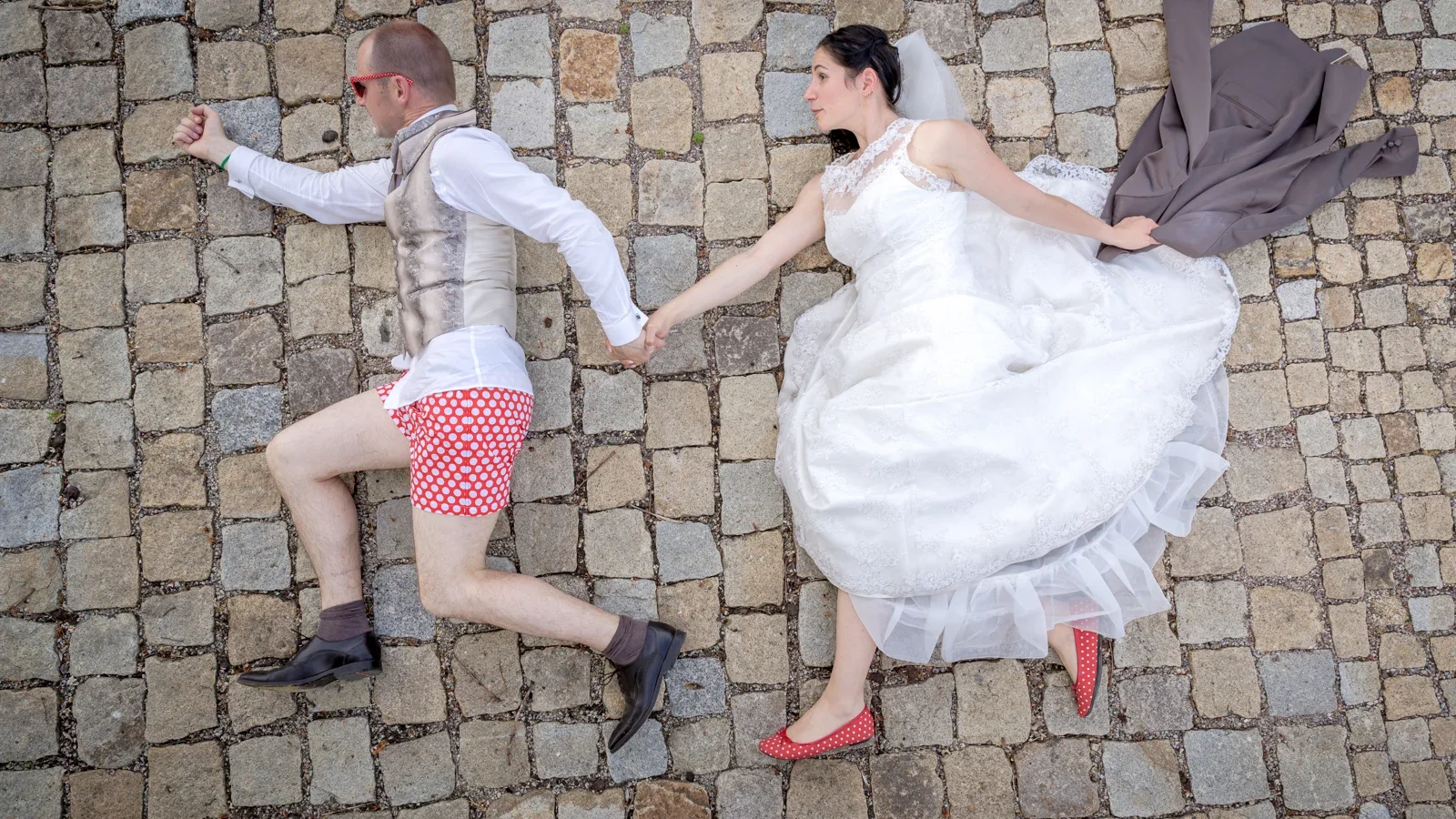Eine ungewöhnliche Perspektive auf dem Pflaster – Hochzeit und Taufe von Melanie und Andreas in Erfurt