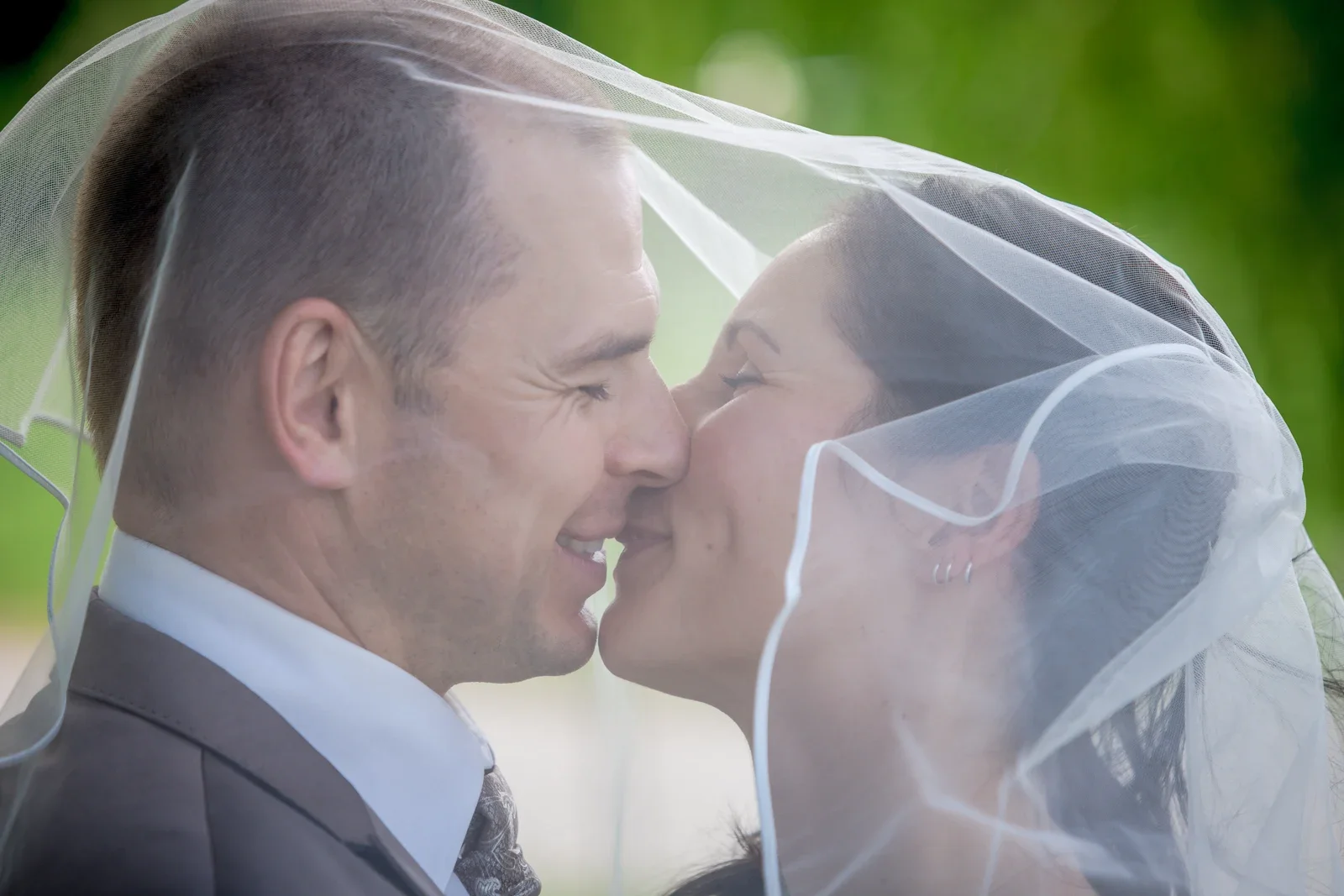 Ein Kuss unter dem Schleier – Hochzeit und Taufe von Melanie und Andreas in Erfurt