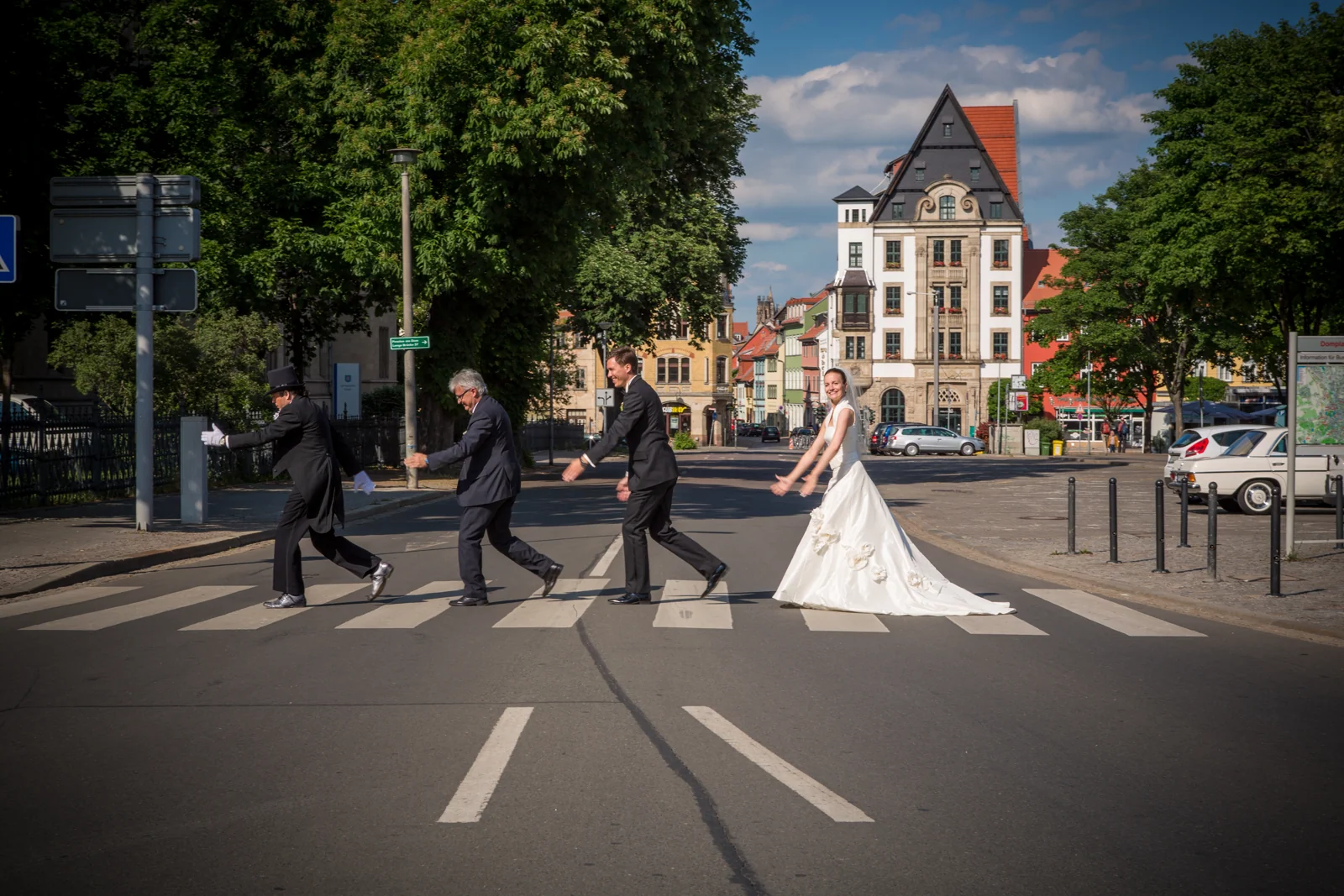 Abbey Road Domplatz Erfurt ;-) – Hochzeitsreportage von Steffen und Theresa