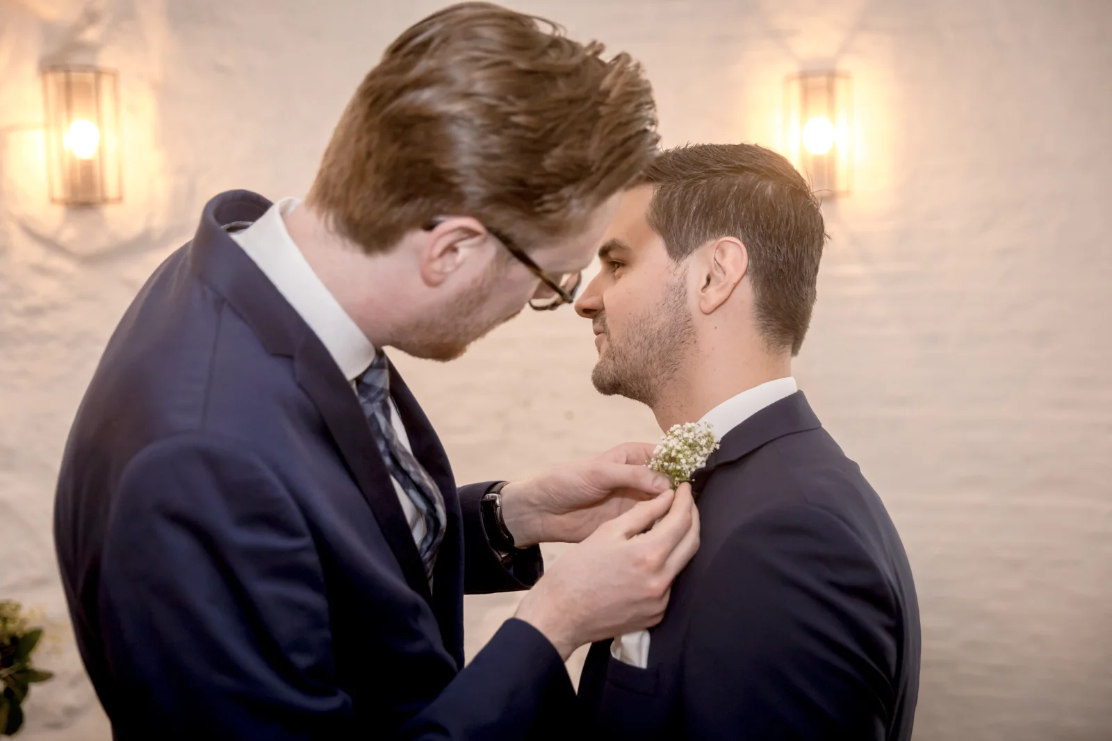 Martins Fliege wird gerichtet – Hochzeit von Hannah und Martin in Rellingen und Wedel