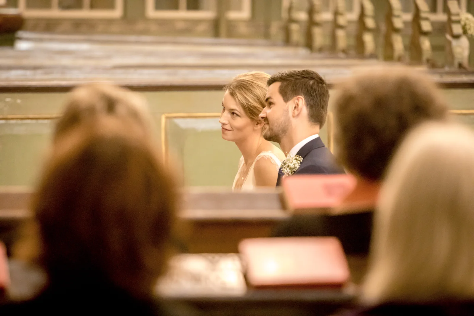Hannah und Martin während der Trauung – Hochzeit von Hannah und Martin in Rellingen und Wedel