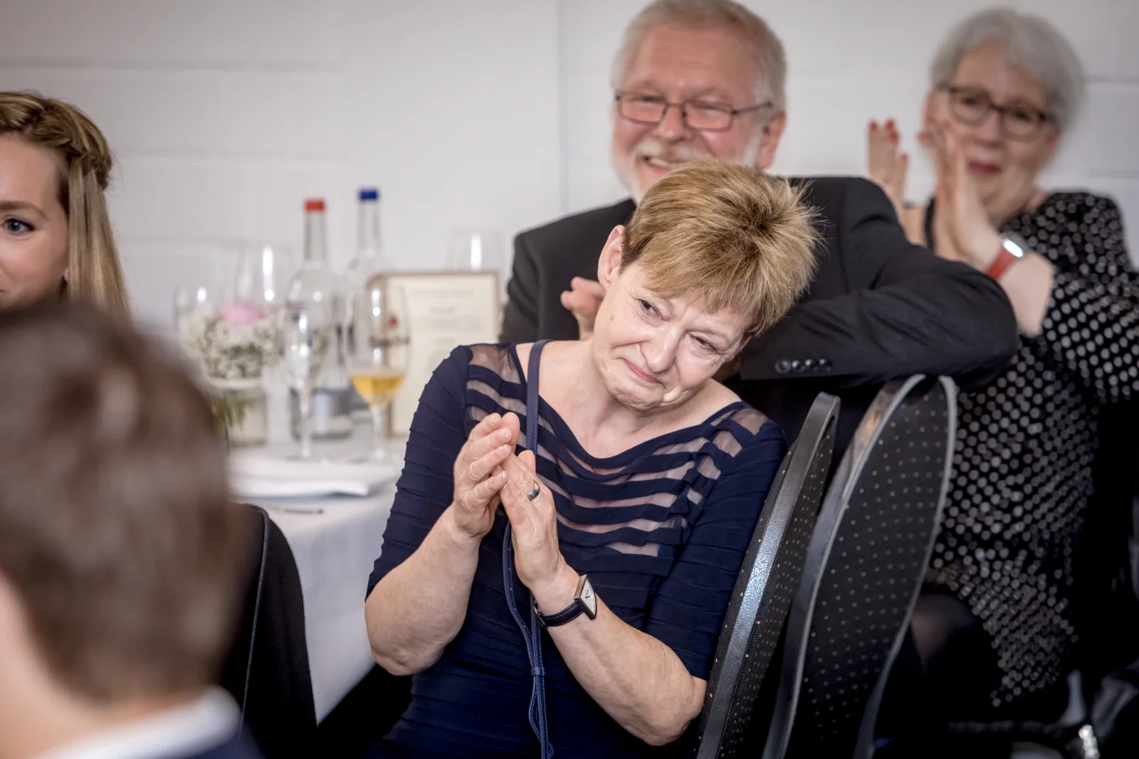 Freude bei der Feier – Hochzeit von Hannah und Martin in Rellingen und Wedel