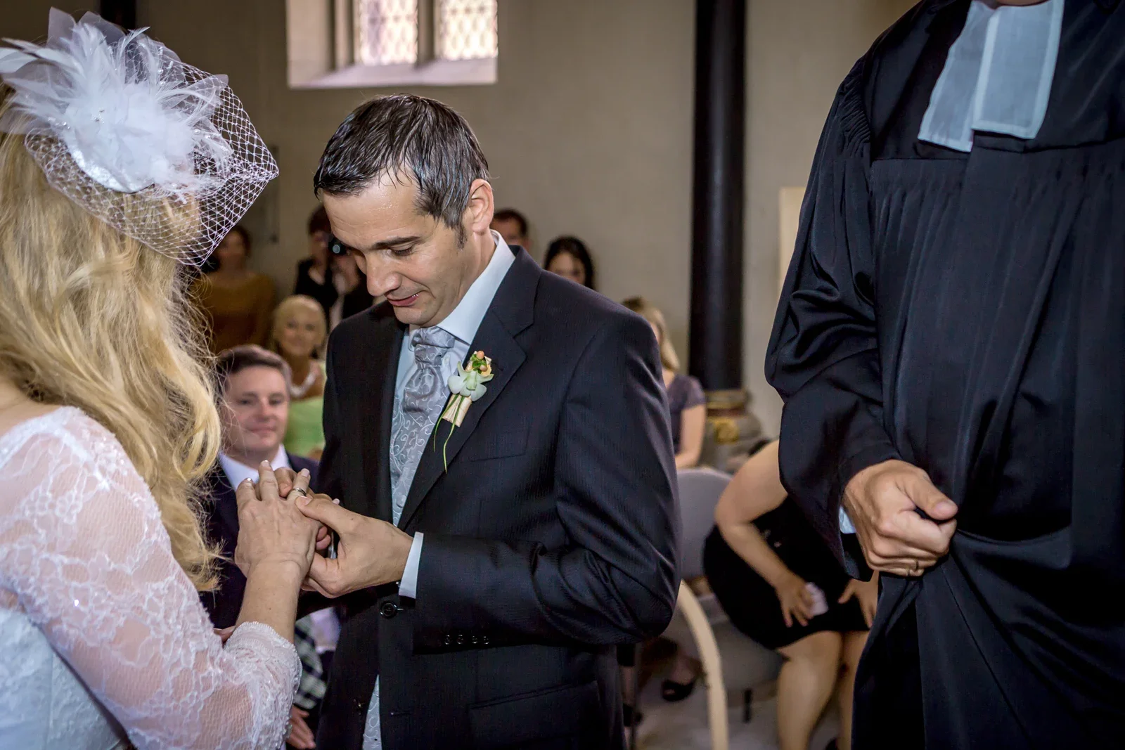 Siggi beim Ringwechsel – Hochzeit von Angela und Siggi