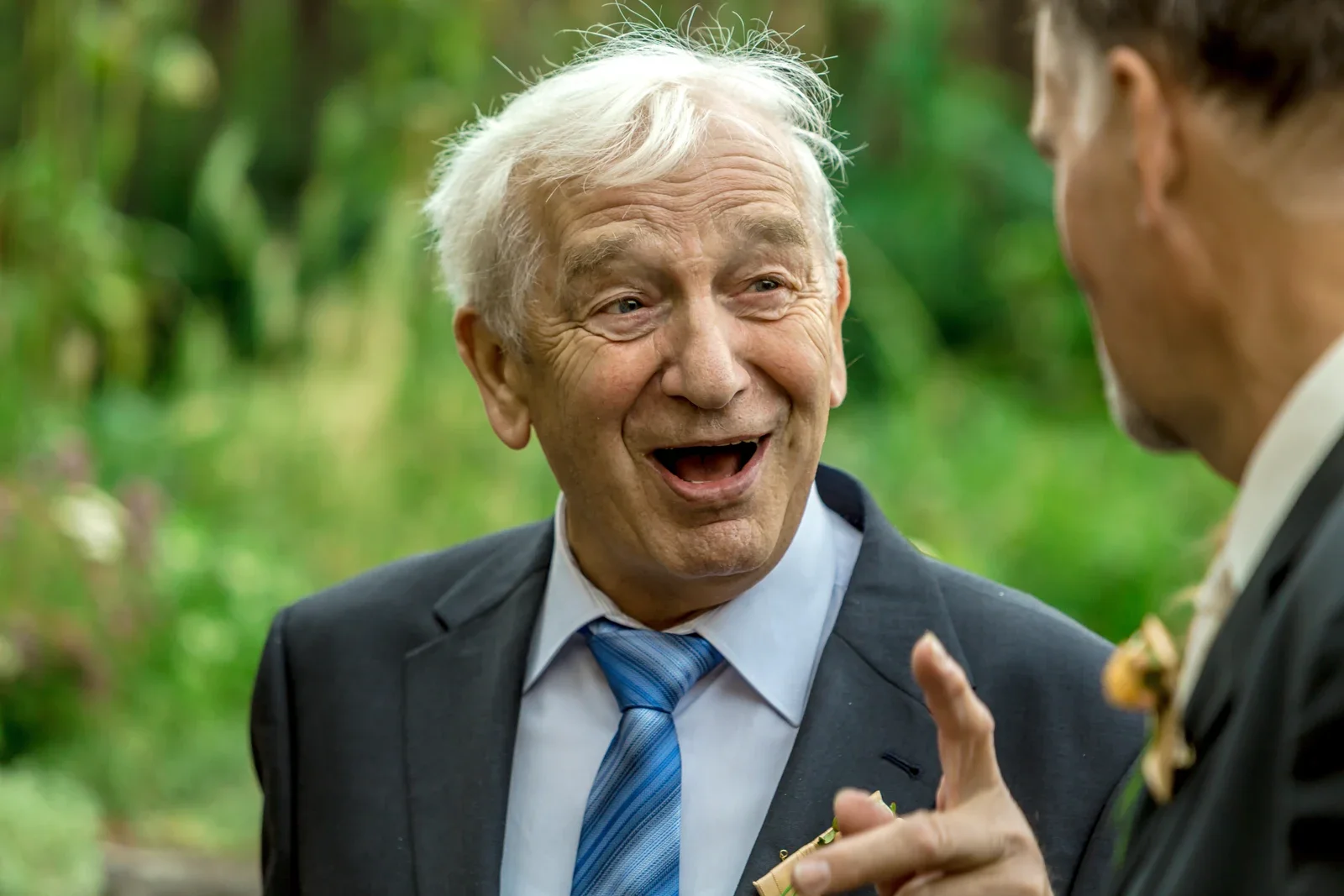 Gute Stimmung bei den Glückwünschen – Hochzeit von Angela und Siggi