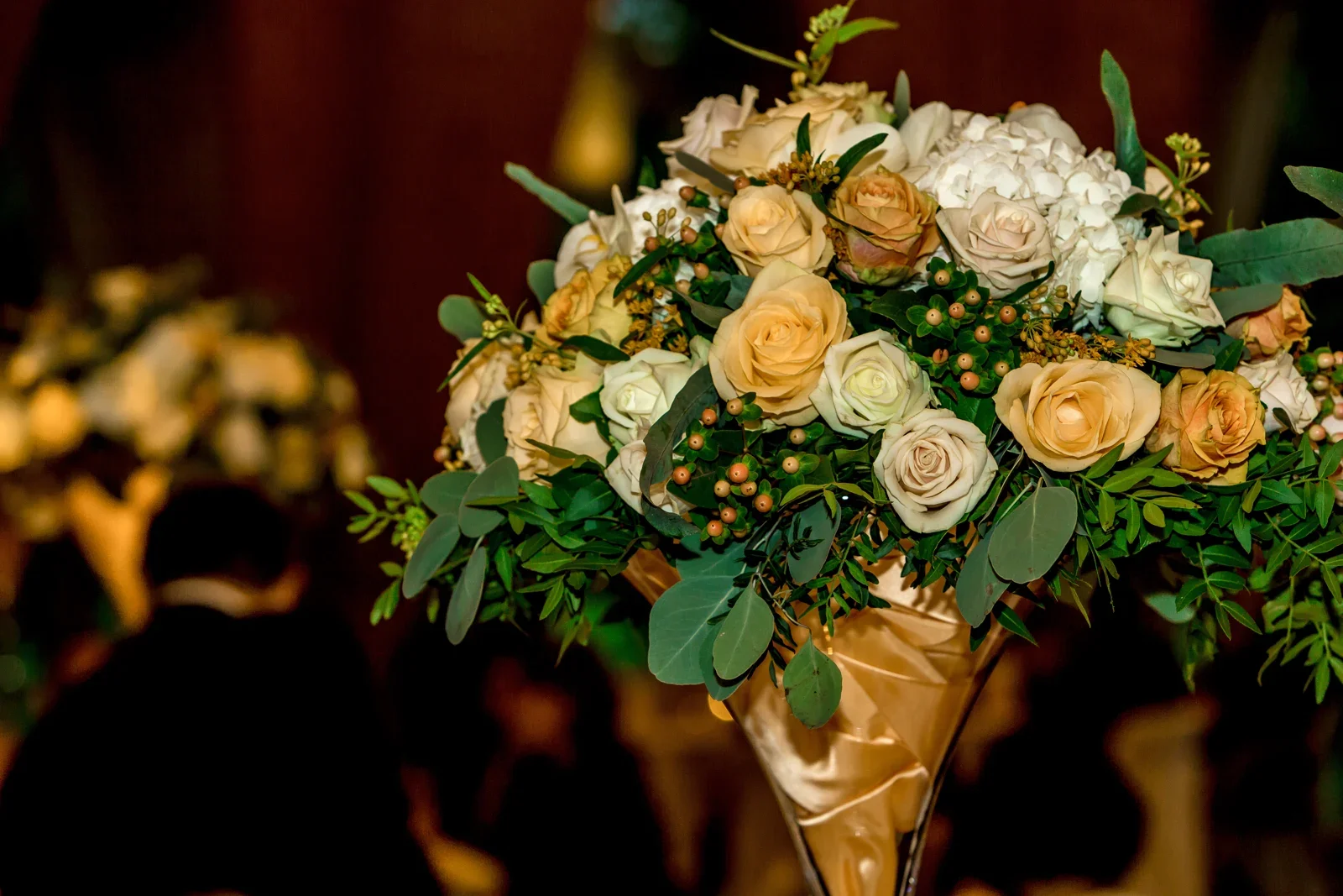 Der Brautstrauß in Weiß und Orange – Hochzeit von Angela und Siggi