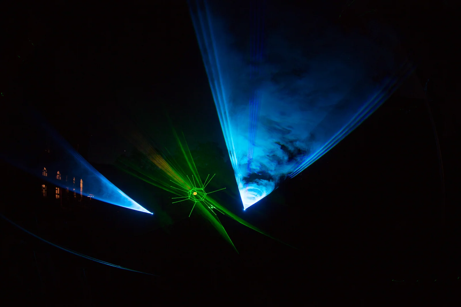 Lichtshow zum Ausklang des Abends – Hochzeitsreportage von Rosi und Chris